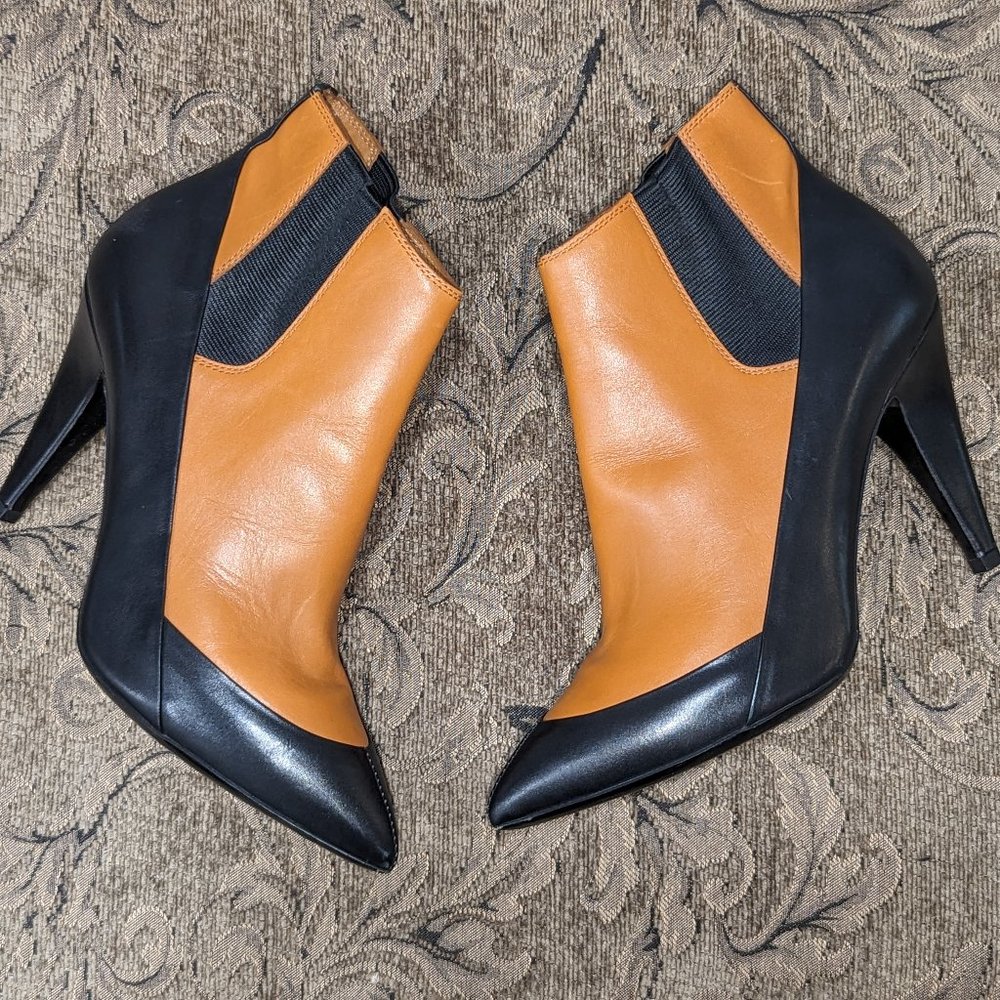 *** FREE SHIPPING*** EUC Balenciaga Black and Brown Booties Size 38